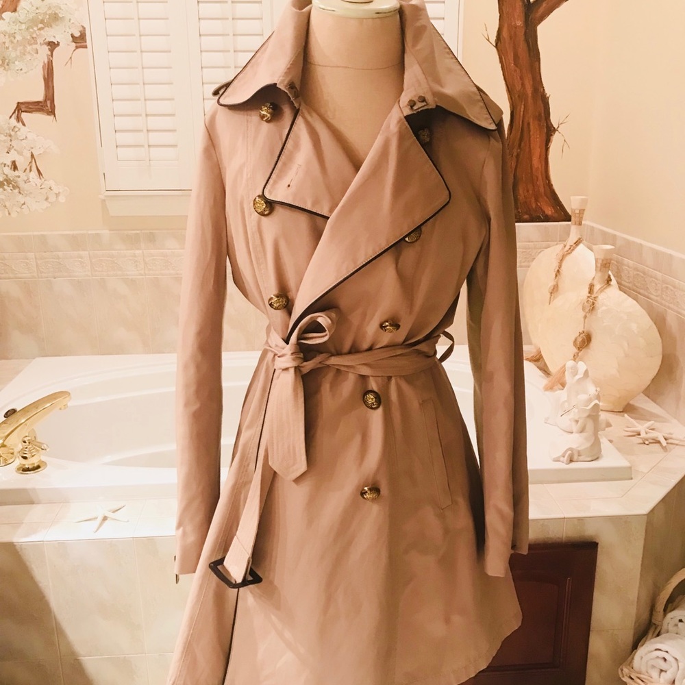 BCBGeneration trench with gold detailed buttons.